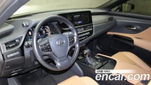 Lexus ES Luxury Plus 2023 года из Южной Кореи