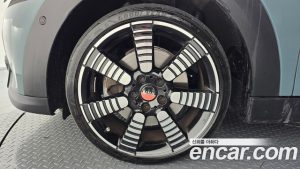 Mini Cooper 5Door MULTITONE Edition 2023 года из Южной Кореи