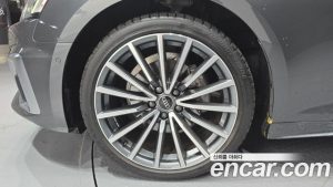 Audi A5 40 TFSI 4WD Premium Sportback 2023 года из Южной Кореи