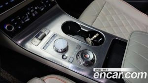 Genesis GV70 2.5T Бензин 2WD 2025 года из Южной Кореи