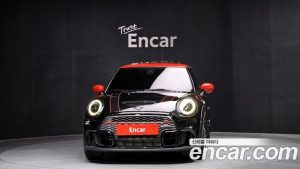 Mini Cooper JCW Pat Moss Edition 2023 года из Южной Кореи