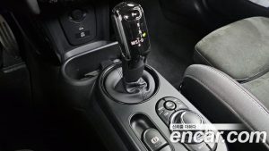 Mini Cooper JCW Pat Moss Edition 2023 года из Южной Кореи