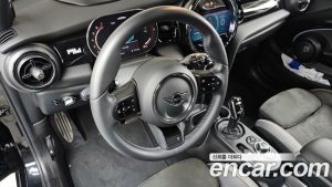 Mini Cooper JCW Pat Moss Edition 2023 года из Южной Кореи