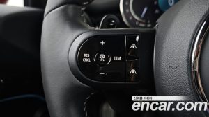Mini Cooper JCW Pat Moss Edition 2023 года из Южной Кореи
