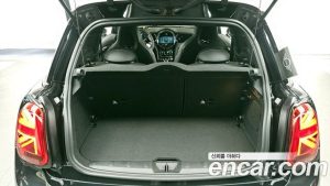 Mini Cooper JCW Pat Moss Edition 2023 года из Южной Кореи