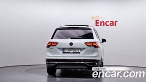 Volkswagen Tiguan 2.0 TSI Prestige 2023 года из Южной Кореи