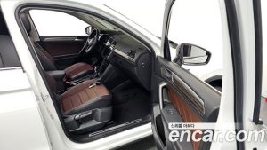 Volkswagen Tiguan 2.0 TSI Prestige 2023 года из Южной Кореи