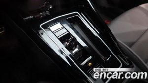 Volkswagen Golf 2.0 GTI 2024 года из Южной Кореи