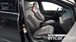 Volkswagen Golf 2.0 GTI 2024 года из Южной Кореи