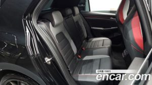 Volkswagen Golf 2.0 GTI 2024 года из Южной Кореи