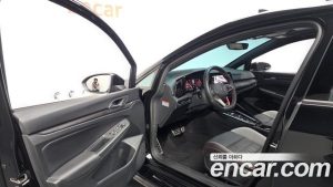 Volkswagen Golf 2.0 GTI 2024 года из Южной Кореи
