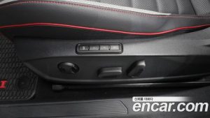 Volkswagen Golf 2.0 GTI 2024 года из Южной Кореи