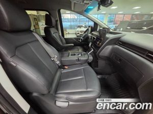 Hyundai Staria L3.5 Tourer 11-Seater 2025 года из Южной Кореи