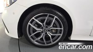 Mercedes-Benz E-Class E300d 4MATIC Coupe 2023 года из Южной Кореи