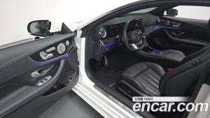 Mercedes-Benz E-Class E300d 4MATIC Coupe 2023 года из Южной Кореи
