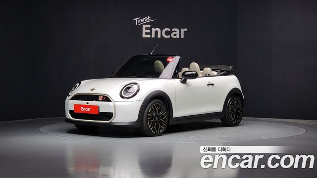 Mini Cooper Convertible Favoured 2025 года из Кореи