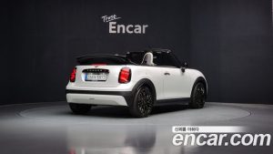 Mini Cooper Convertible Favoured 2025 года из Южной Кореи