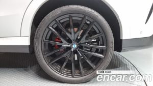 BMW X6 xDrive40d M Sport Online Exclusive 2025 года из Южной Кореи