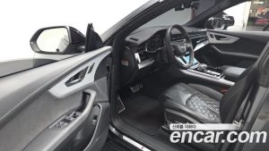 Audi Q8 55 TFSI 4WD Premium 2023 года из Южной Кореи