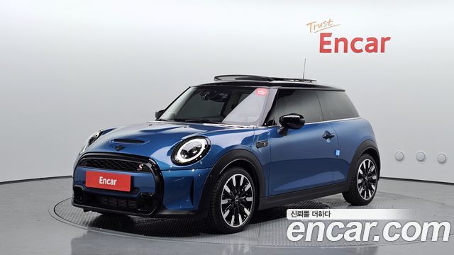 Mini Cooper CLASSIC 2023 года из Кореи