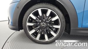 Mini Cooper CLASSIC 2023 года из Южной Кореи