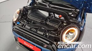Mini Cooper CLASSIC 2023 года из Южной Кореи