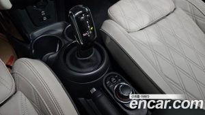 Mini Cooper CLASSIC 2023 года из Южной Кореи