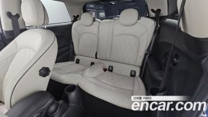 Mini Cooper CLASSIC 2023 года из Южной Кореи