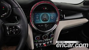 Mini Cooper CLASSIC 2023 года из Южной Кореи