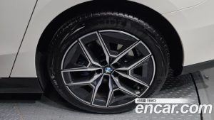 BMW 5-Series 520i M Sport 2024 года из Южной Кореи