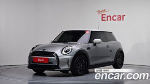 Mini Cooper CLASSIC 2024 года из Южной Кореи