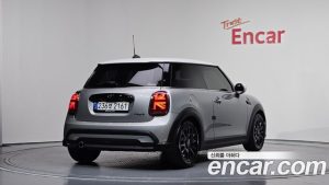 Mini Cooper CLASSIC 2024 года из Южной Кореи