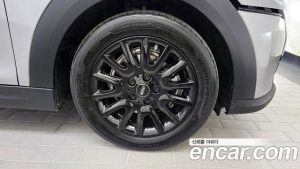 Mini Cooper CLASSIC 2024 года из Южной Кореи