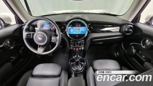 Mini Cooper CLASSIC 2024 года из Южной Кореи