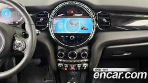 Mini Cooper CLASSIC 2024 года из Южной Кореи