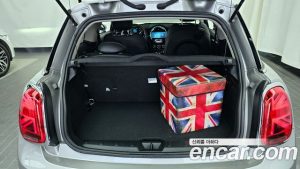 Mini Cooper CLASSIC 2024 года из Южной Кореи