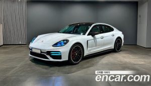 Porsche Panamera 4.0 GTS 2022 года из Южной Кореи