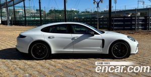 Porsche Panamera 4.0 GTS 2022 года из Южной Кореи