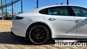 Porsche Panamera 4.0 GTS 2022 года из Южной Кореи
