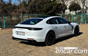 Porsche Panamera 4.0 GTS 2022 года из Южной Кореи