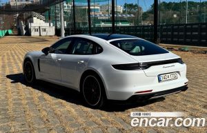 Porsche Panamera 4.0 GTS 2022 года из Южной Кореи