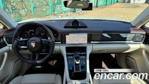 Porsche Panamera 4.0 GTS 2022 года из Южной Кореи