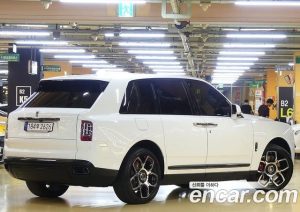 Rolls-Royce Cullinan 6.7 V12 Black Badge 2023 года из Южной Кореи