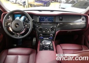 Rolls-Royce Cullinan 6.7 V12 Black Badge 2023 года из Южной Кореи