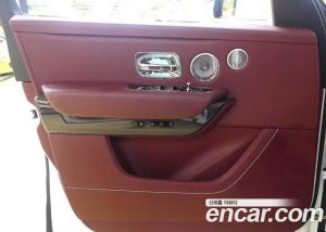 Rolls-Royce Cullinan 6.7 V12 Black Badge 2023 года из Южной Кореи