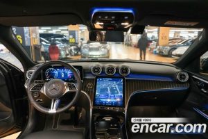 Mercedes-Benz C-Class C200 Avantgarde 2025 года из Южной Кореи