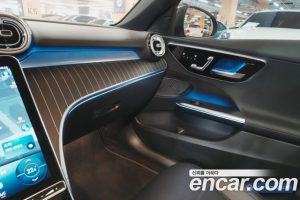 Mercedes-Benz C-Class C200 Avantgarde 2025 года из Южной Кореи