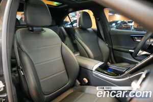Mercedes-Benz C-Class C200 Avantgarde 2025 года из Южной Кореи