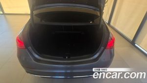 Mercedes-Benz C-Class C200 Avantgarde 2025 года из Южной Кореи