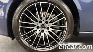 Mercedes-Benz C-Class C200 Avantgarde 2025 года из Южной Кореи